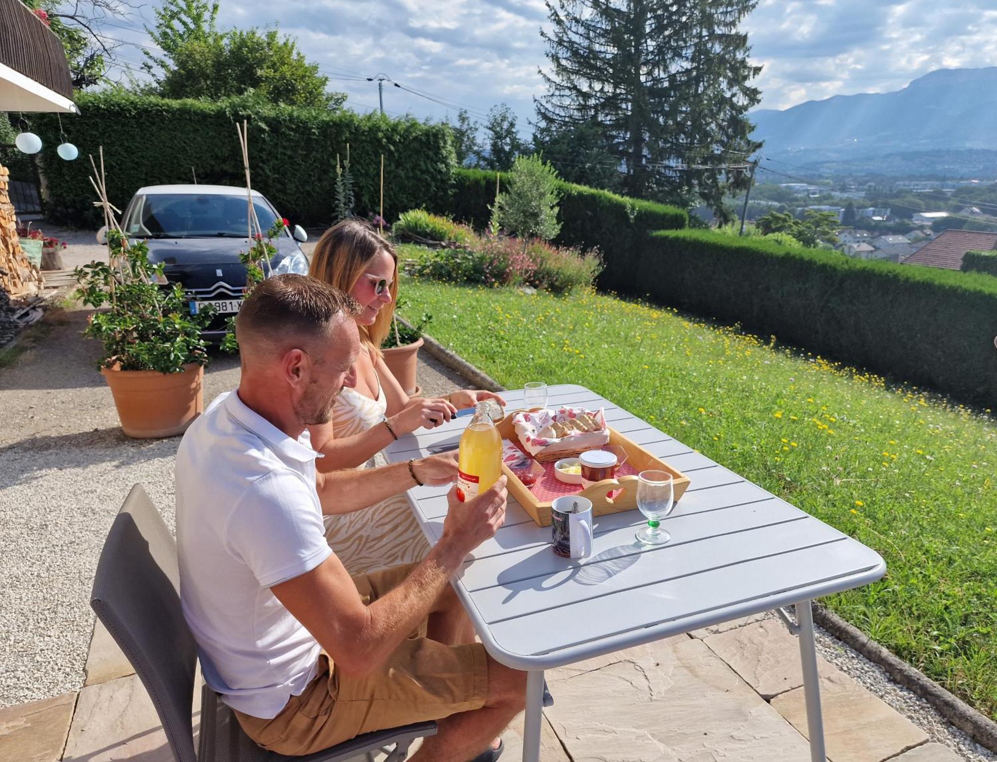 Studio Bellevue Appart Independant Renove 2024 Piscine Parking Proche Centre Annecy Poisy Luaran gambar